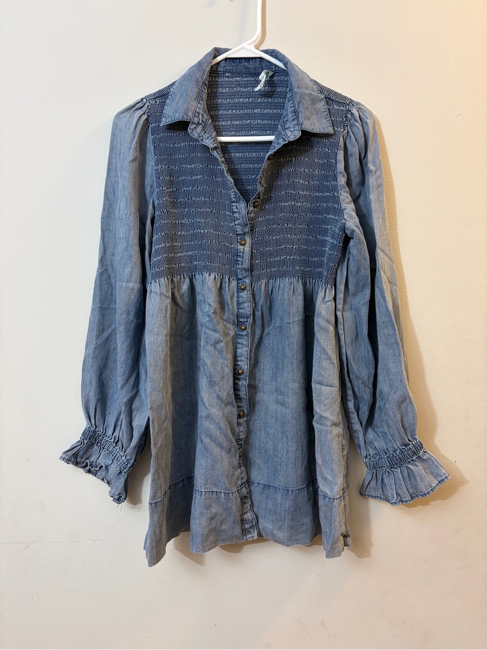 Given Kale Womens Medium Chambray Denim Tunic Top Smocked Button Front Lyocell